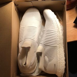 Adidas laceless ultra boost
